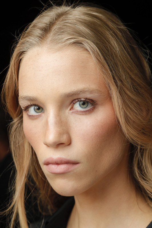 Alberta Ferretti Spring 2019 Backstage TTo4MOzXeaEx