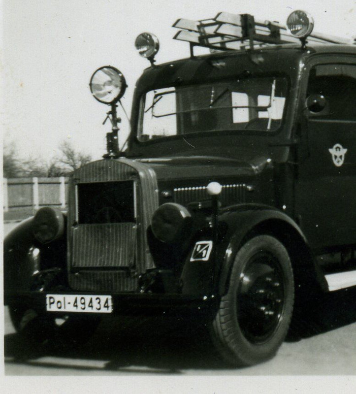 Foto LKW Mercedes Feuerwehr Feuerlöschpolizei mi