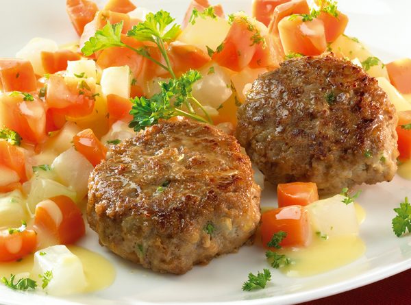 Frikadellen mit lecker Kohlrabi-Karotten-Gemüse Frikadellen mit lecker Kohlrabi-Karotten-Gemüse