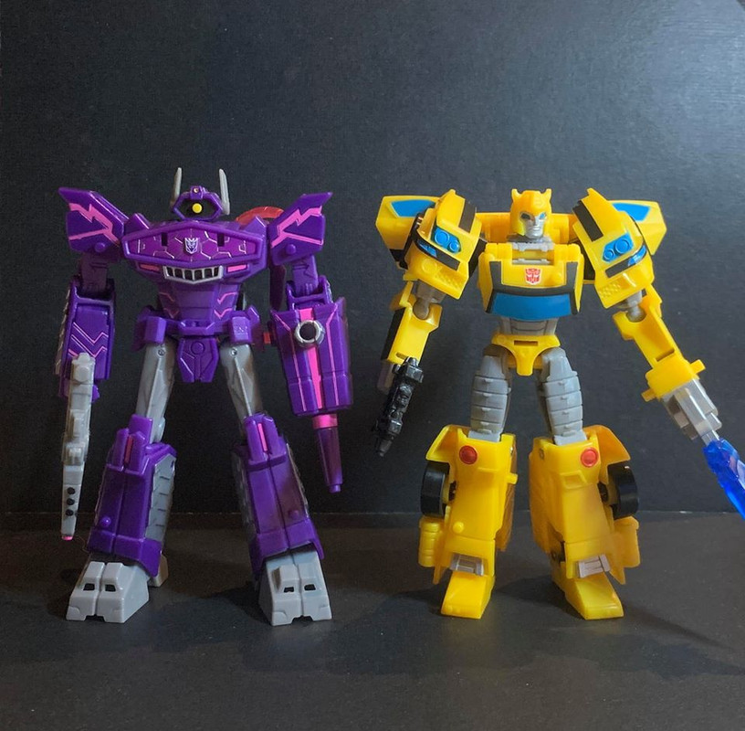 Cyberverser-Deluxe-Optimus-Prime-23