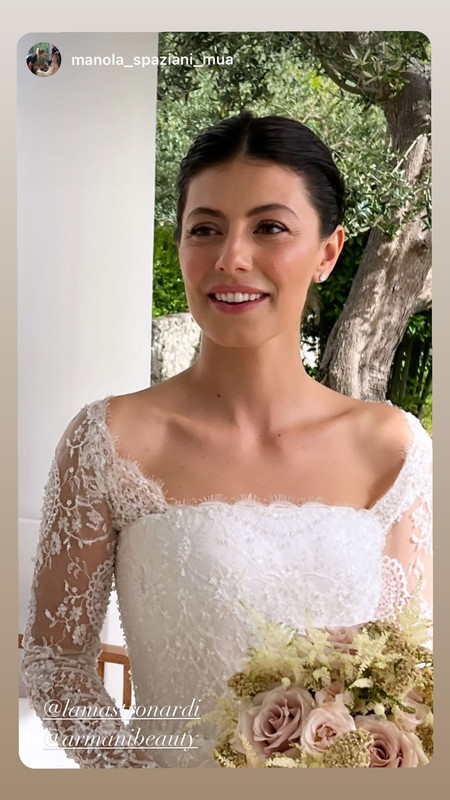 Alessandra Mastronardi sposa romantica in Armani Alessandra Mastronardi sposa romantica in Armani