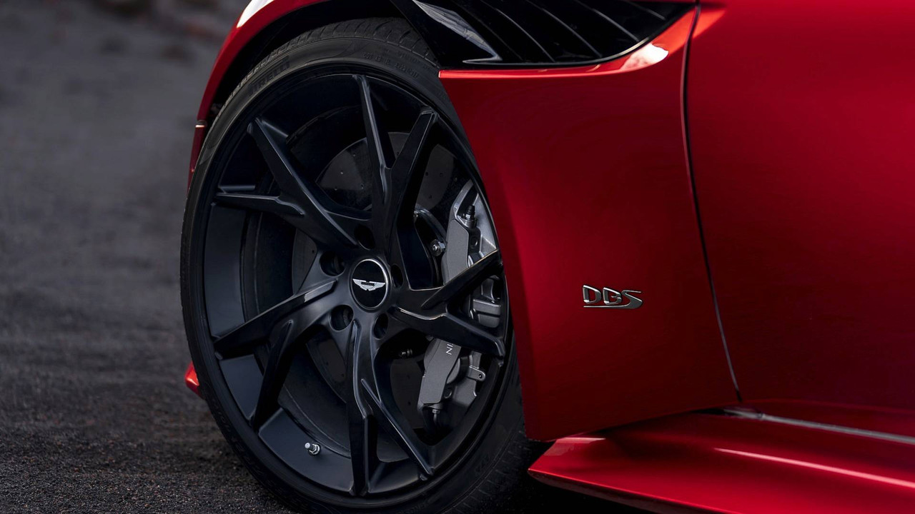 2019 Aston Martin DBS Superleggera (28)