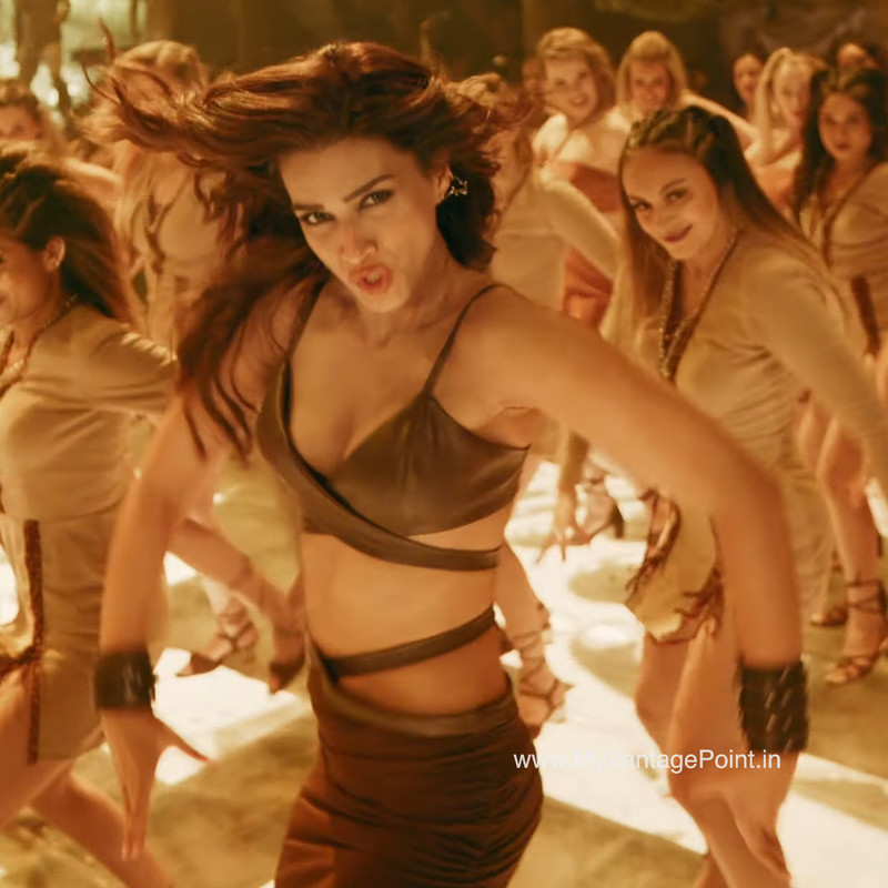 sexy-kriti-sanon-in-ganapath
