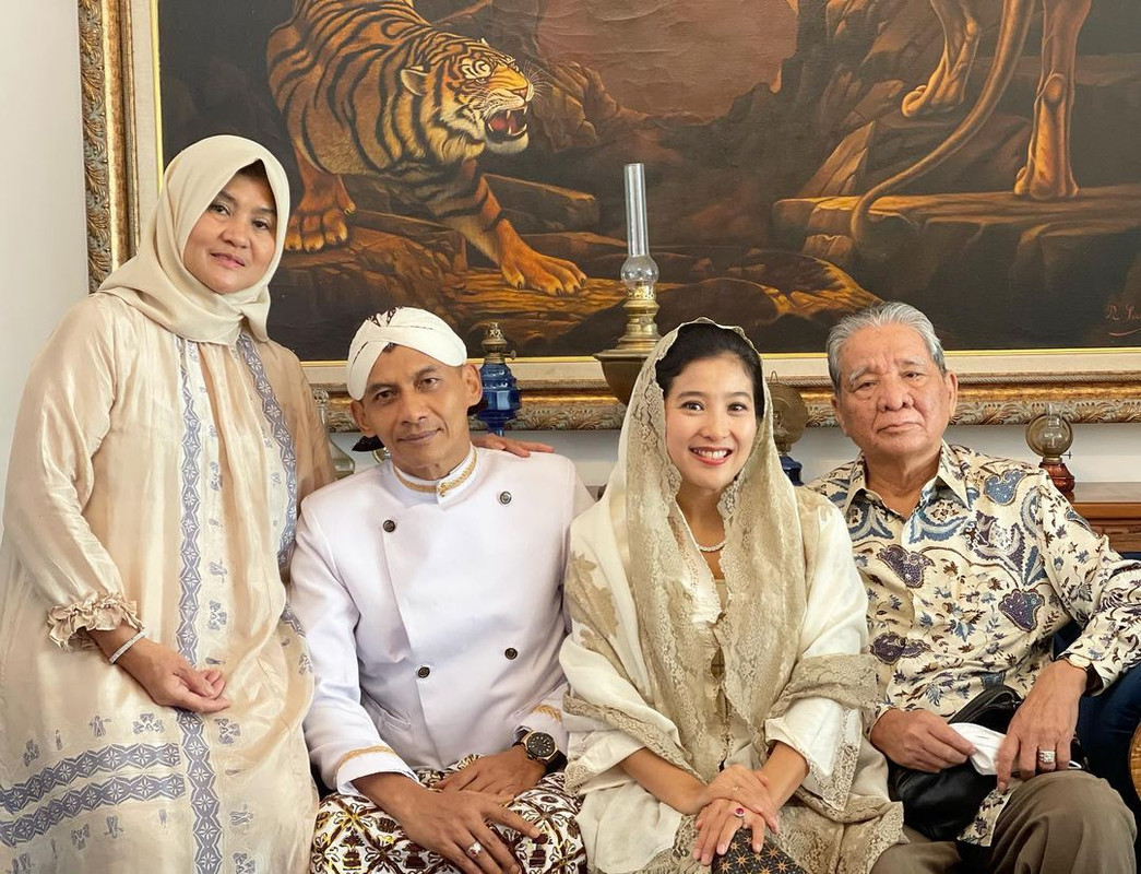 Olivia Zalianty baru saja menikah dengan seorang pria bernama Ndaru Kusumo pada Senin (9/8/2021).