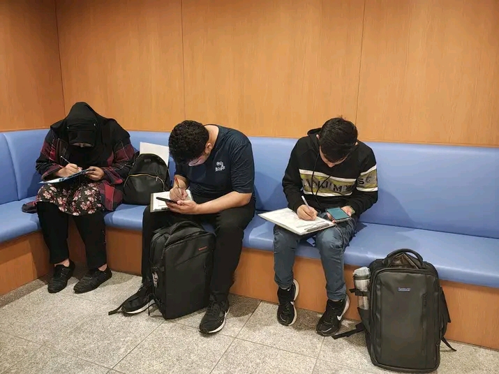 অফিস পরিবেশ ৫