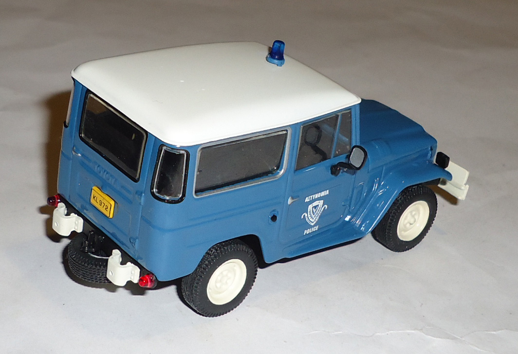 Toyota-Land Cruiser-FJ40