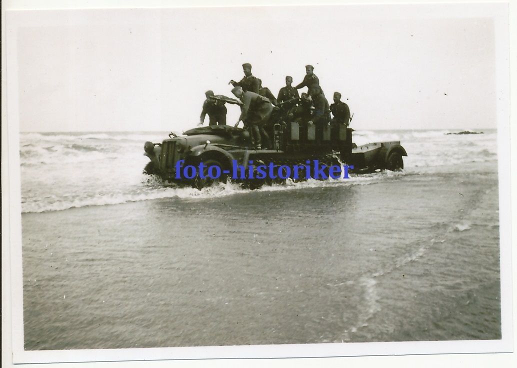 Kamerad auf SDKFZ 10-47 DEMAG Halbkette Anhänger