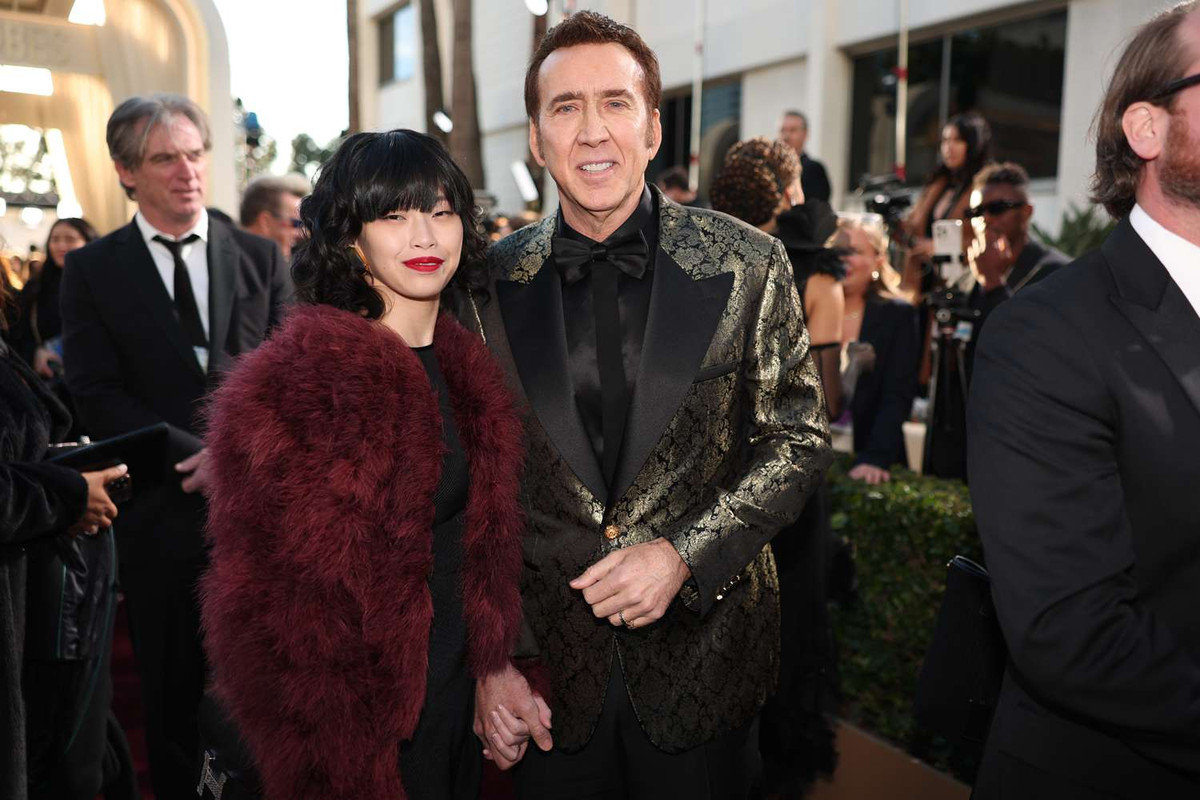 https://i.postimg.cc/J0PwDxMw/nicholas-cage-golden-globes-couple-shots-010724-366fb00fa0b54b8db6db964a46b8d057.jpg