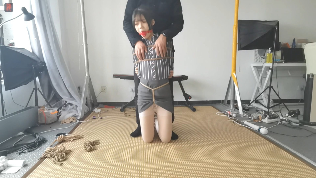 绳之韵 小呆惊艳白丝职业装 一.mp4_20210228_084501.676