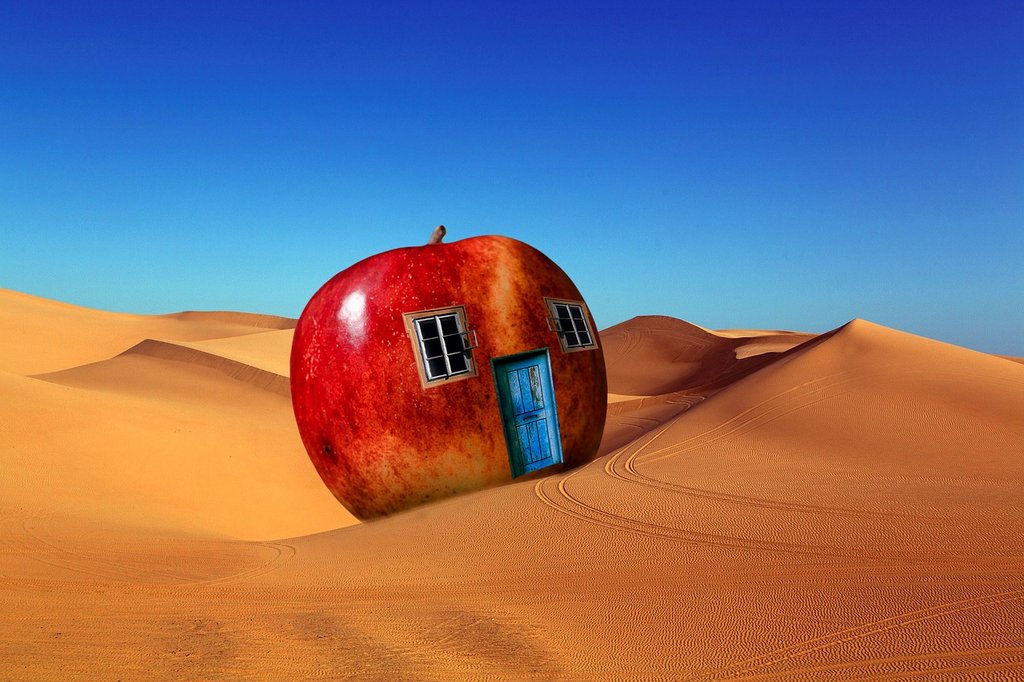red-house-apple-1752434-1280.jpg