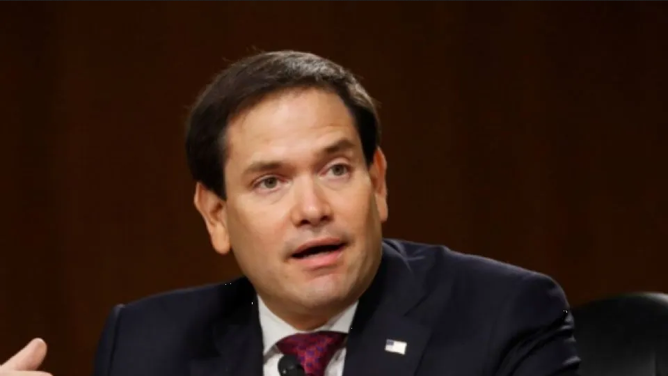 EU esconde Ovnis y extraterrestres muertos, asegura senador