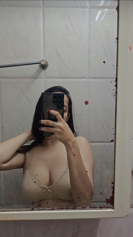 Lovely-Desi-Girlfriend-Topless-Selfies-W