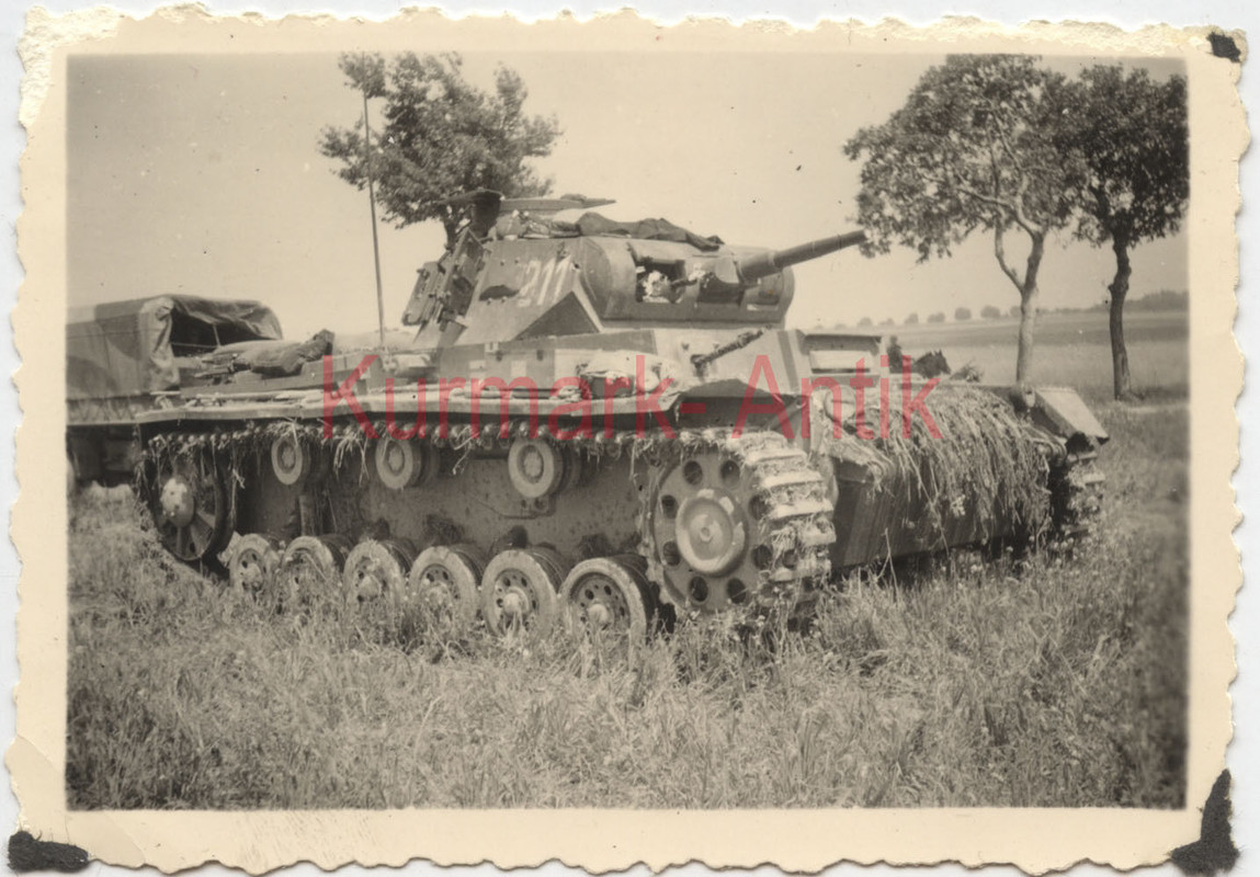 Foto Wehrmacht Gebirgsjäger Reg. 139 Frankreich Panzer III Front