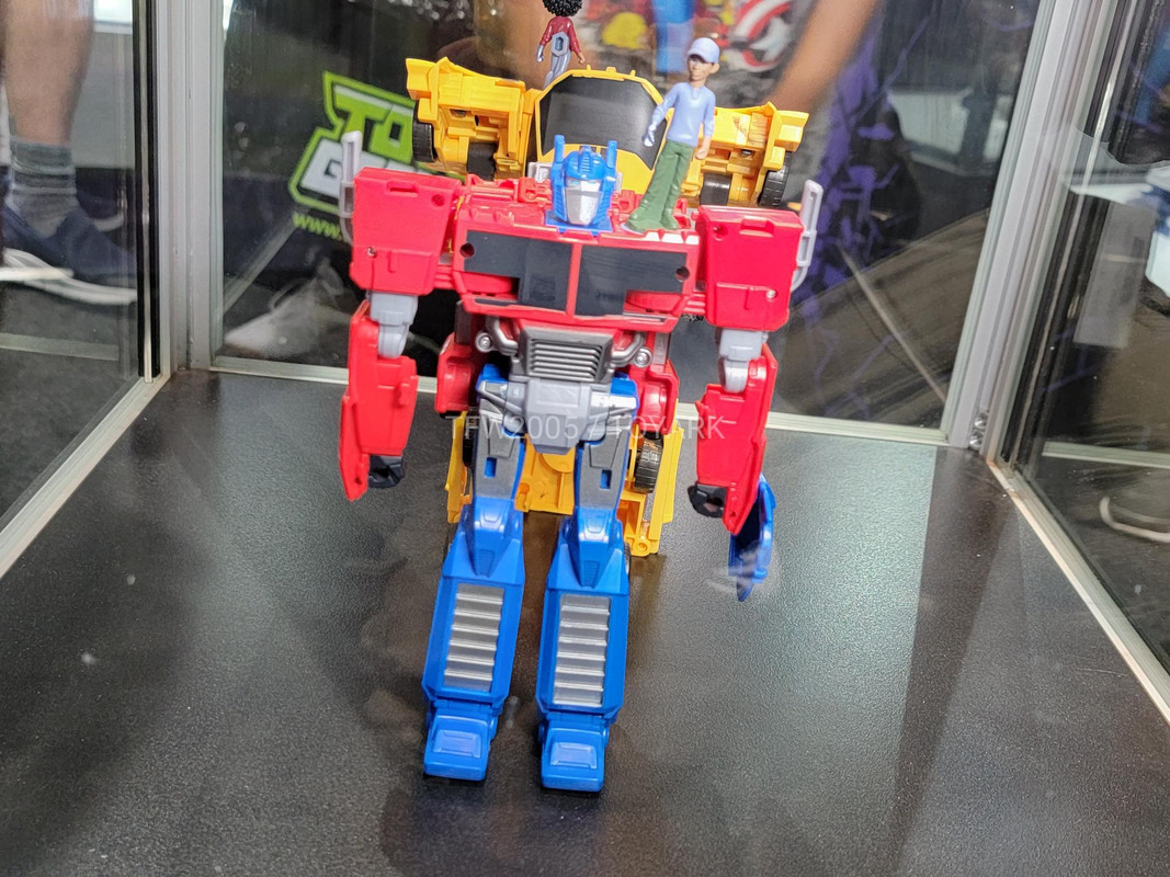 Transformers-EarthSpark-Toys-Reveal-47