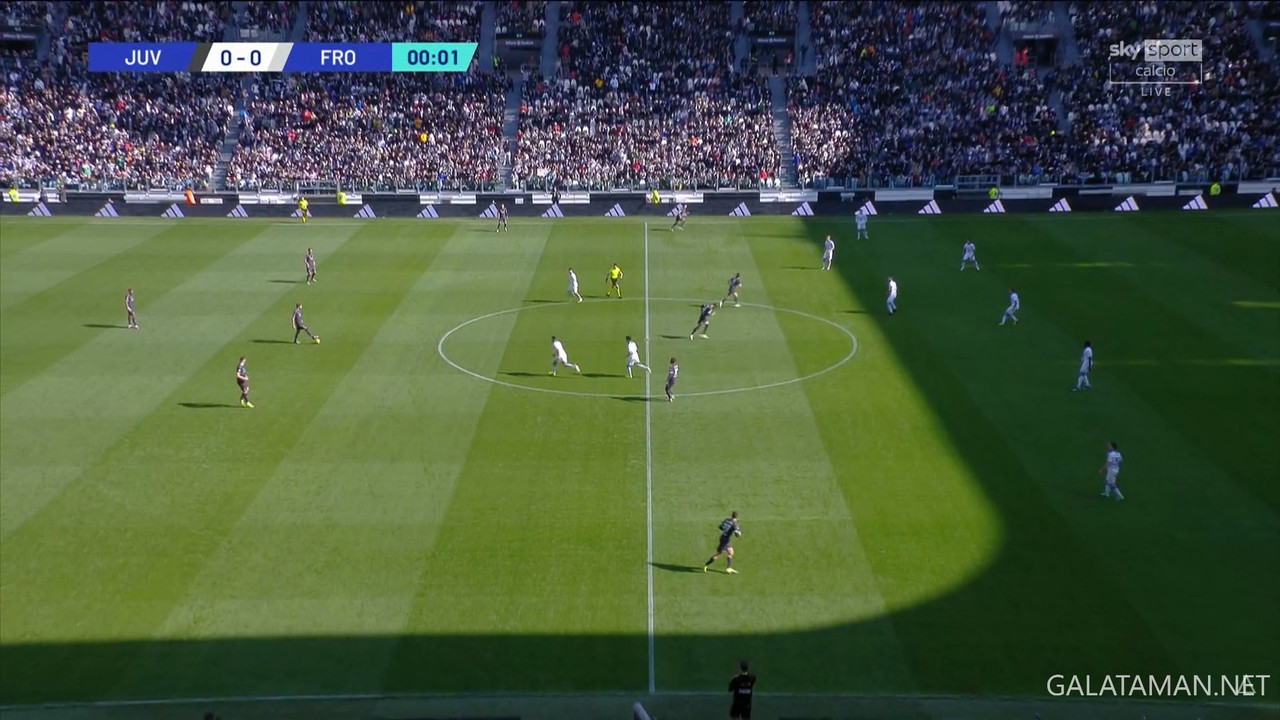 [Image: 02-25-12-15-00-VIP-IT-Sky-Sport-Calcio-F...03-914.jpg]