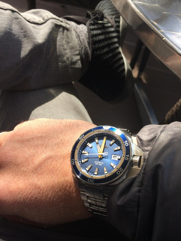 5889B704-313B-462A-87A2-409C7E99F772