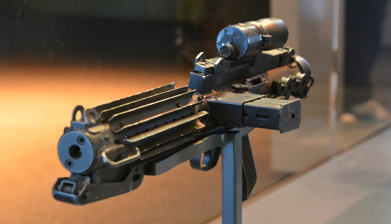 ROTJ-Stormtrooper-blaster-screen-used-21