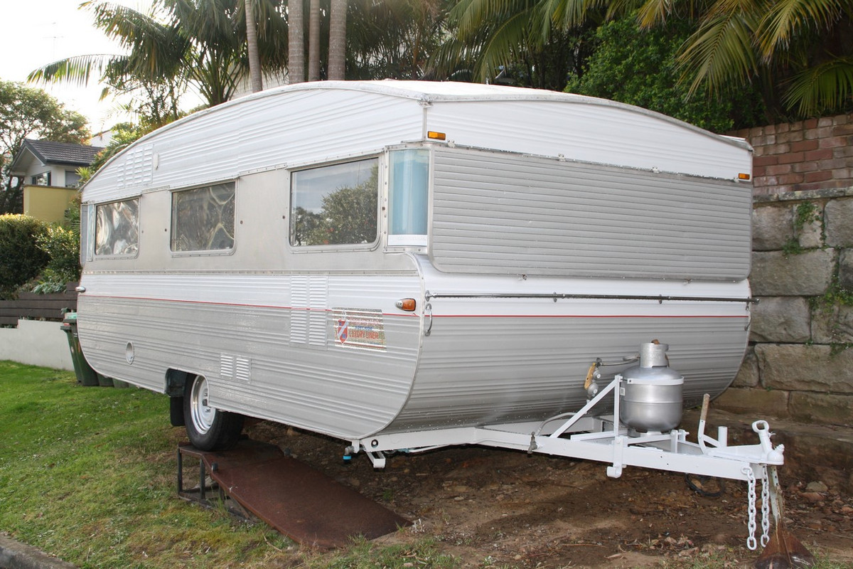 1965 Roadmaster - Geoff & Judes 16' van | Vintage Caravans