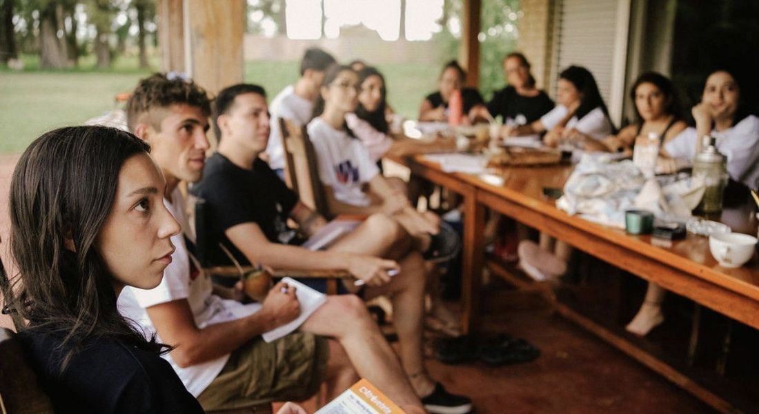 Alumnos de Alta Magia en un encuentro