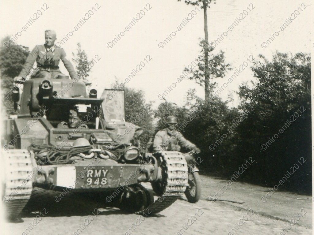 Foto, Wehrmacht mit französischen Beute, Panzer,