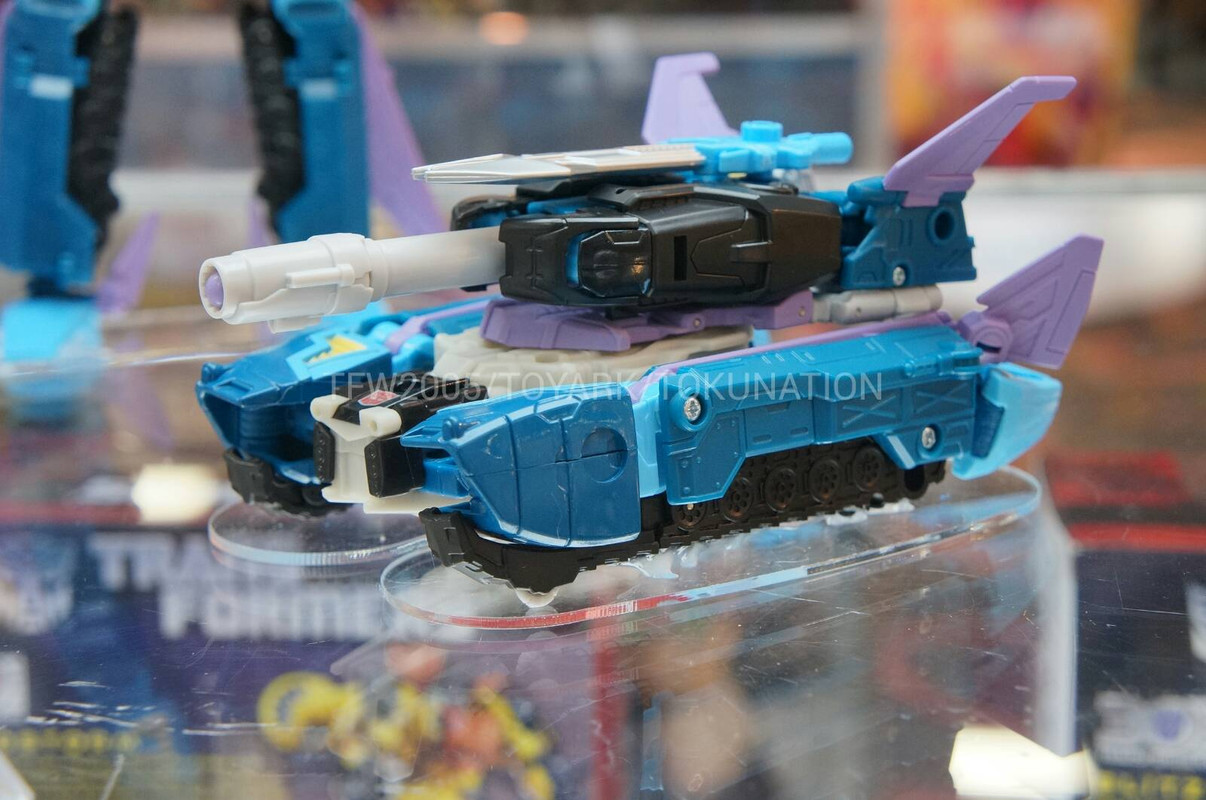 SDCC-2013-Transformers-Generations-024_137411043