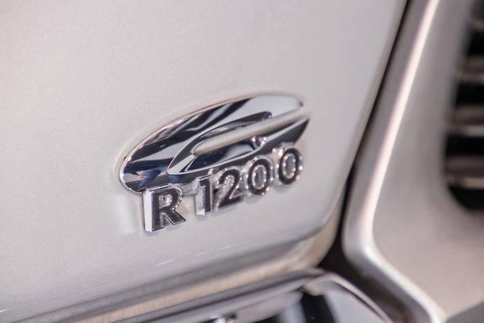 logo r1200