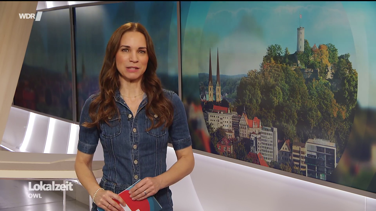 Kristina Sterz WDR Lokalzeit OWL 24 04 2026 90X Caps 07