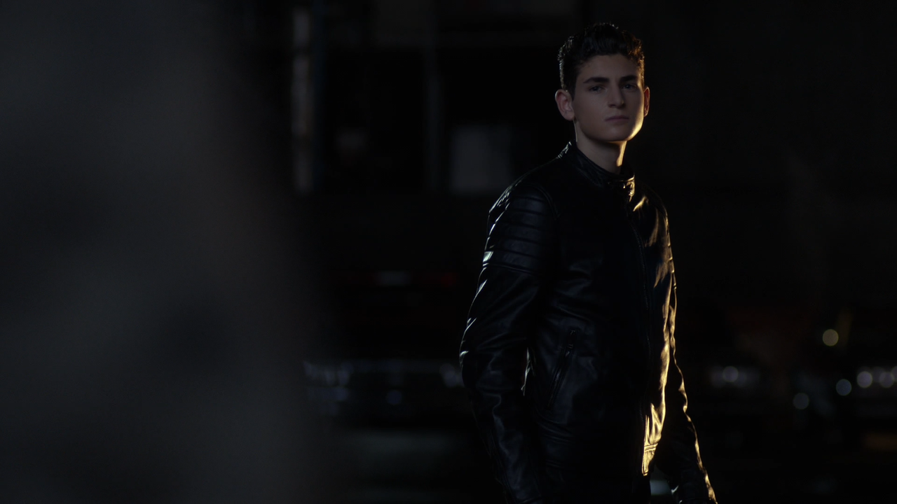 Gotham.S05E01.Year.Zero.REPACK.1080p.AMZN.WEB-DL.DDP5.1.H.264-Ca