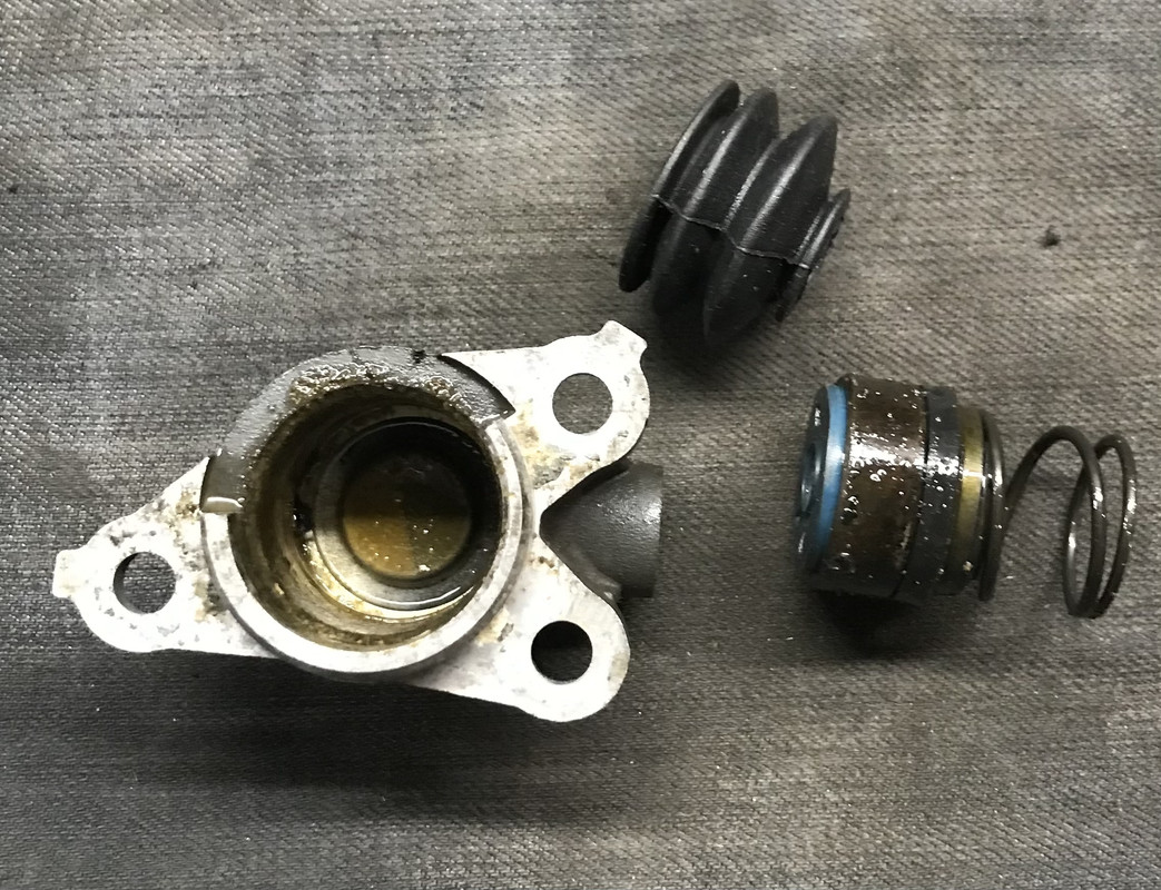 8FF21656-933C-4BC7-BD95-9DBD38E2D381