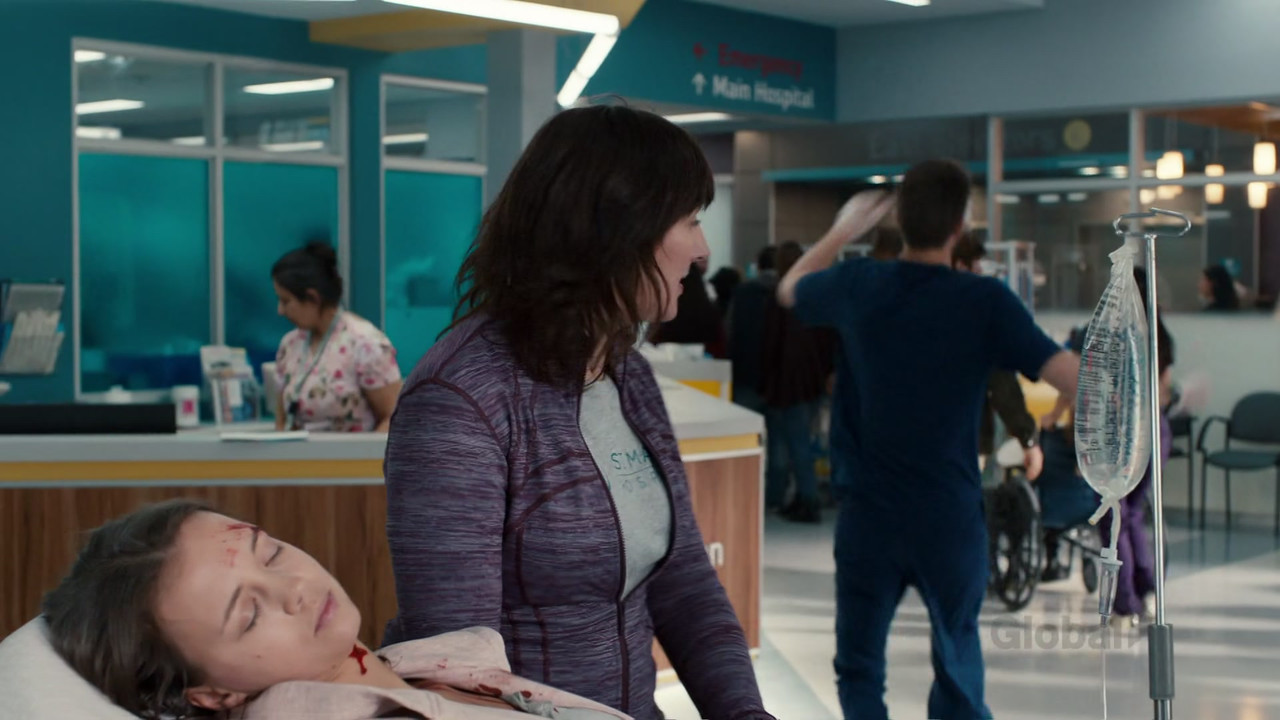 Nurses 2019 S01 1080p AMZN Webrip x265 10bit EAC3 5 1 Ainz TAoE