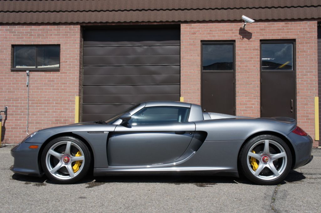 2004-Porsche-Carrera-GT-Seal-Grey-on-Cop