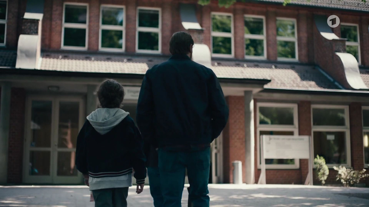 Einfach Nina (2022)_00_46_53_00_187