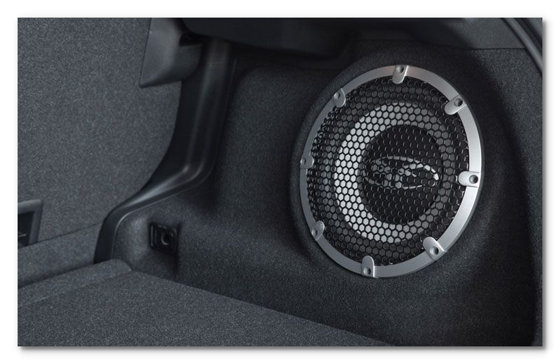 Achteraf inbouwen van subwoofer