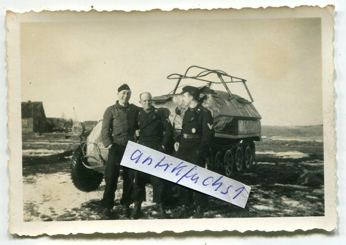 Kommandeur Funk-Schützen-Panzer WH-1259312 im Ostfront-Winter