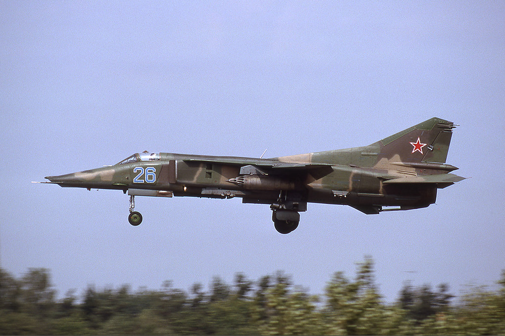 559 APIB Mig-27K 26 Blue_76802643375_[Finsterwalde 8.92] (2)