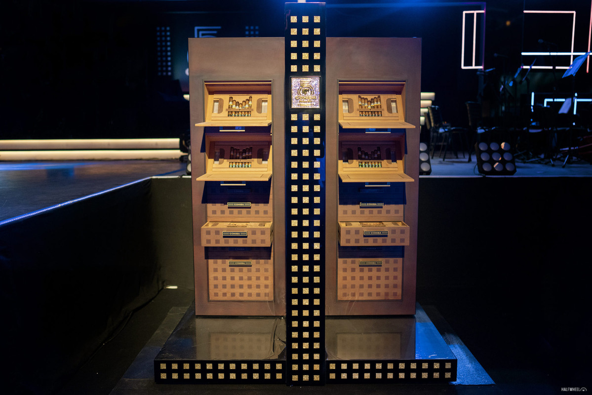 Cohiba-55-Aniversario-Humidor-2-2048x1366