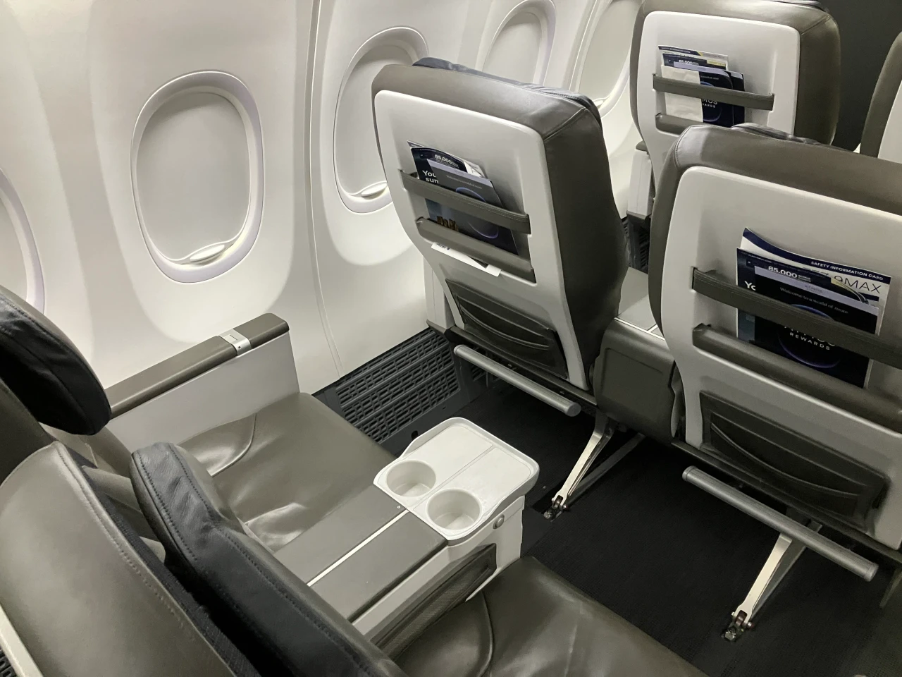 Available first class seats count