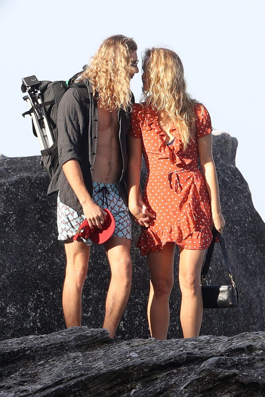 Sailor-Brinkley-Cook-Upskirt-STARS-com-4-54