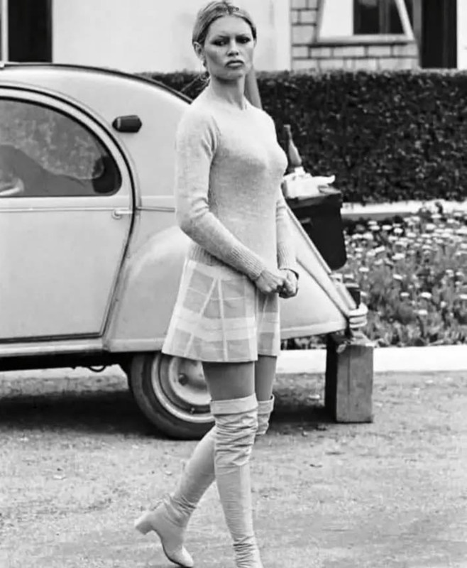 C1C906BC-0BEC-4DDB-AF8B-CAEFF92925C5