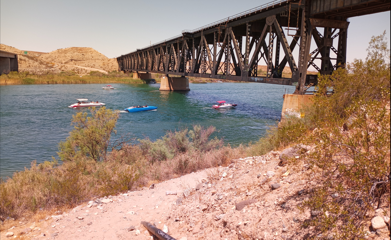 [Image: Colorado-River-At-Ca-AZ-border3.png]