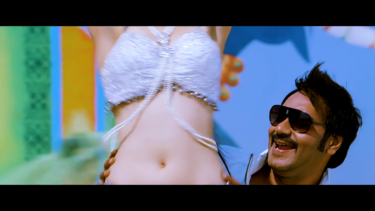 Tamanna Hot Song From Himmatwala Naino Main Sapna 4K (Best Quality).mp4_snapshot_01.57_[2021.04.05_1