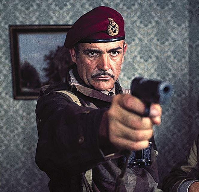 CONNERY-ELLIOTT-A-BRIDGE-TOO-FAR-CONNERY-FOTOR.jpg