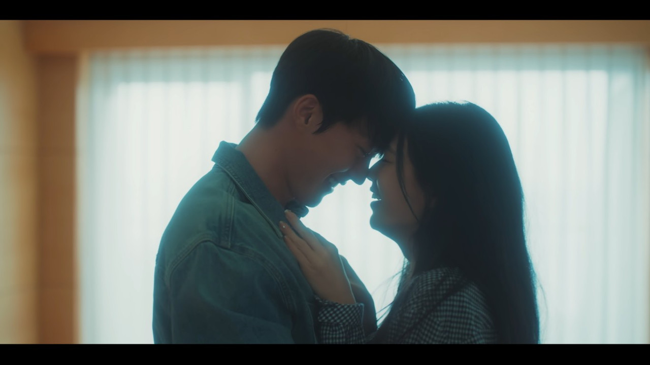 VS Netflix Dynamite Kiss E2Gone Witha Kiss 26 51