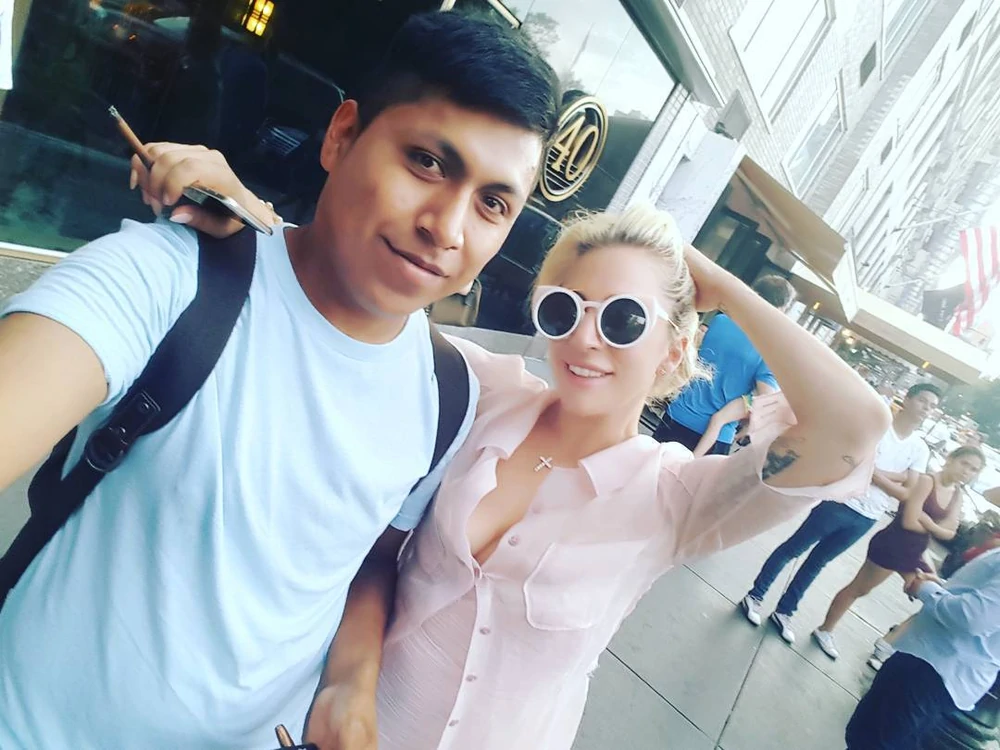 7-24-16-Arriving-at-her-apartment-in-NYC