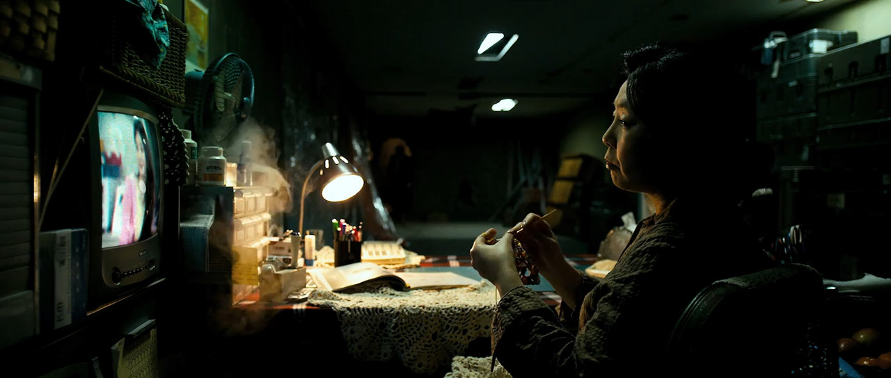 A Company Man 2012 BluRay [Hindi + Tamil + Korean] 480p 720p ESub Screenshot