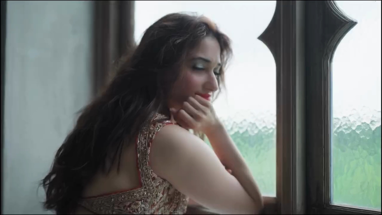 Tamannaah Bhatia liplock video download