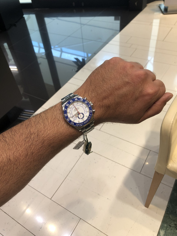 EFF0D29E-D9D9-4D4A-8B61-A7B2A7908B4E