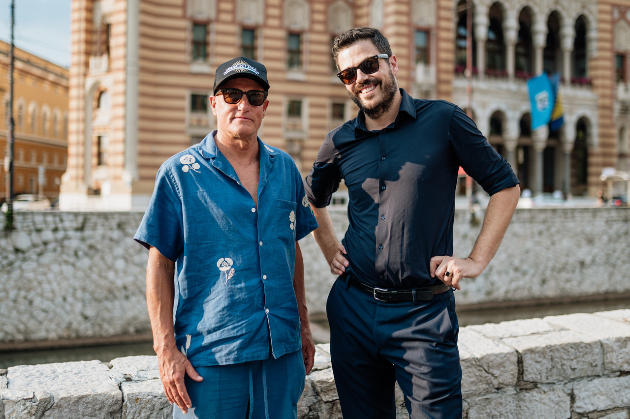 Woody Harrelson stigao je u Sarajevo, a danas ga čeka povratak filmu koji ga s gradom povezuje gotovo 30 godina