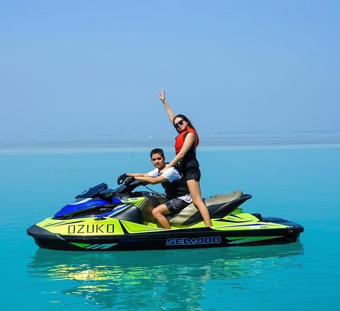 Al dan Alyssa saat liburan bersama.