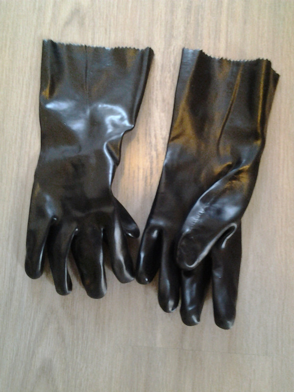 09 Rubber gloves - Black - Heavy Duty (1)